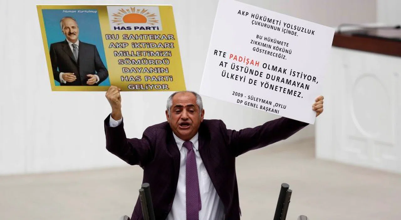 MUSA ÇAM MECLİSTE AÇTI AĞZINI YUMDU GÖZÜNÜ