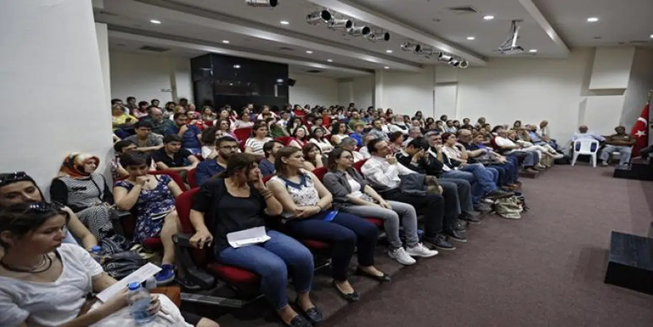 FELSEFE GÜNLERİNDE HAYVAN HAKLARI KONUŞULDU
