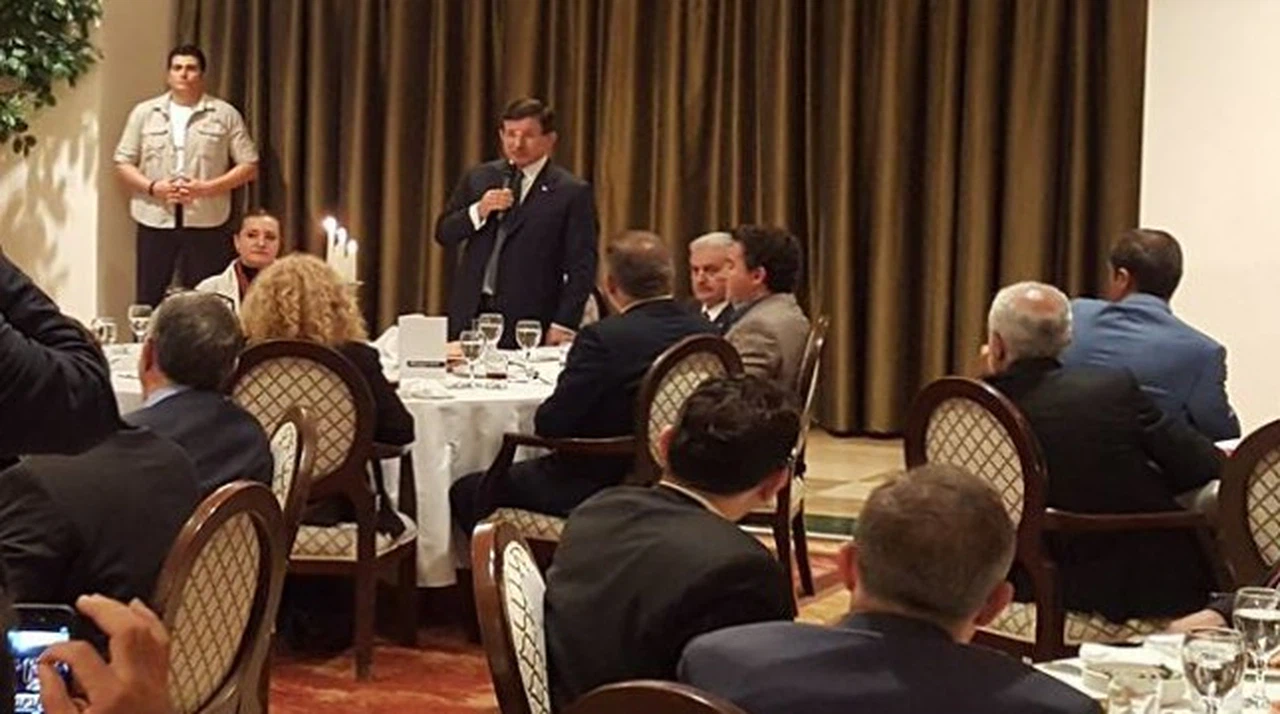 İZMİR’DE‘OTEL ZİRVESİ’: DAVUTOĞLU'NDAN TEŞKİLATLARA MESAJ