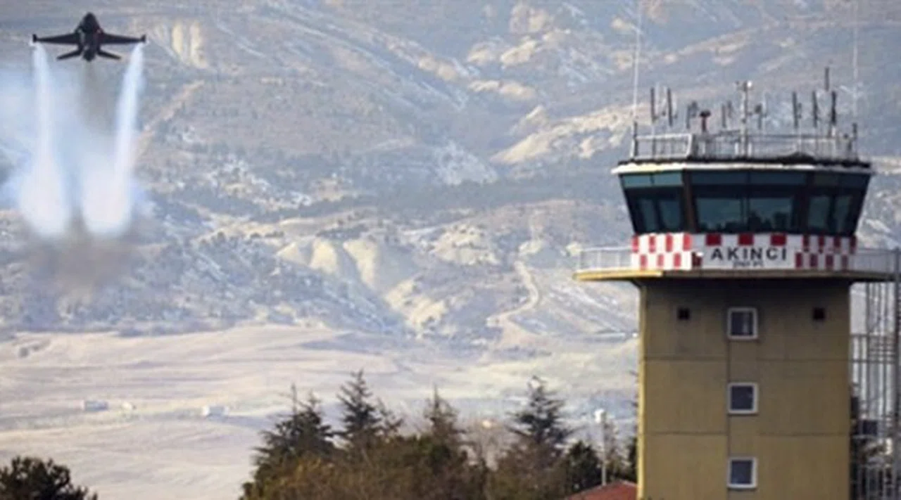 Akıncı Üssü’nde Eğitim Gören 77 Pilot Adayı Tutuklandı