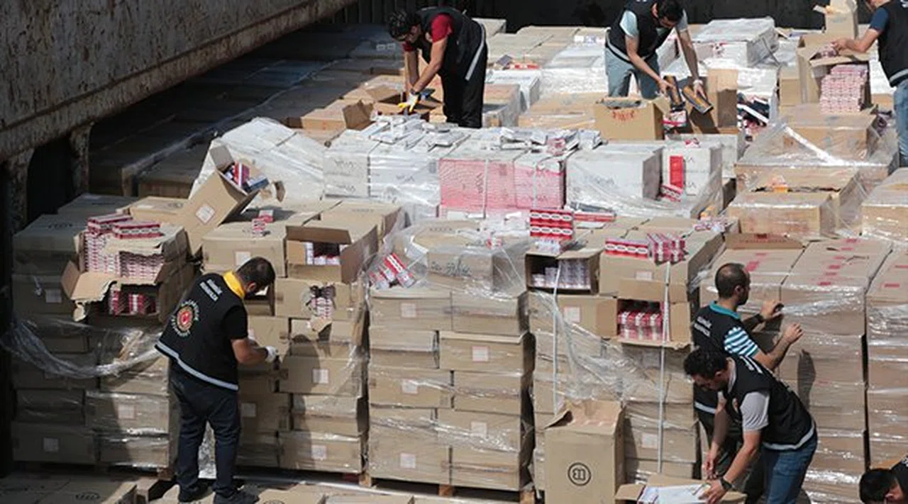 Aliağa'da Kaçak Sigara Baskını