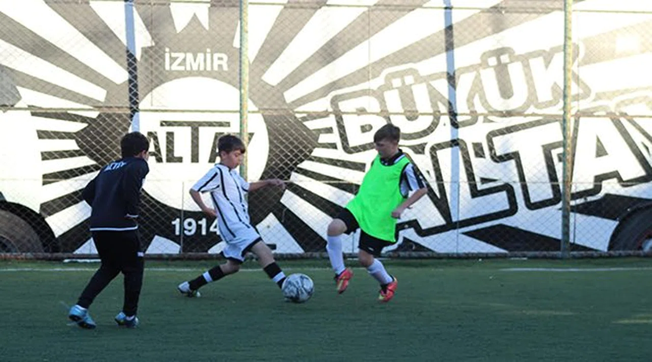 Altay Spor Okulları Atağa Kalkıyor