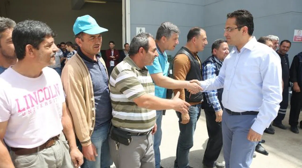 Başkan Atila emekçileri yalnız bırakmadı