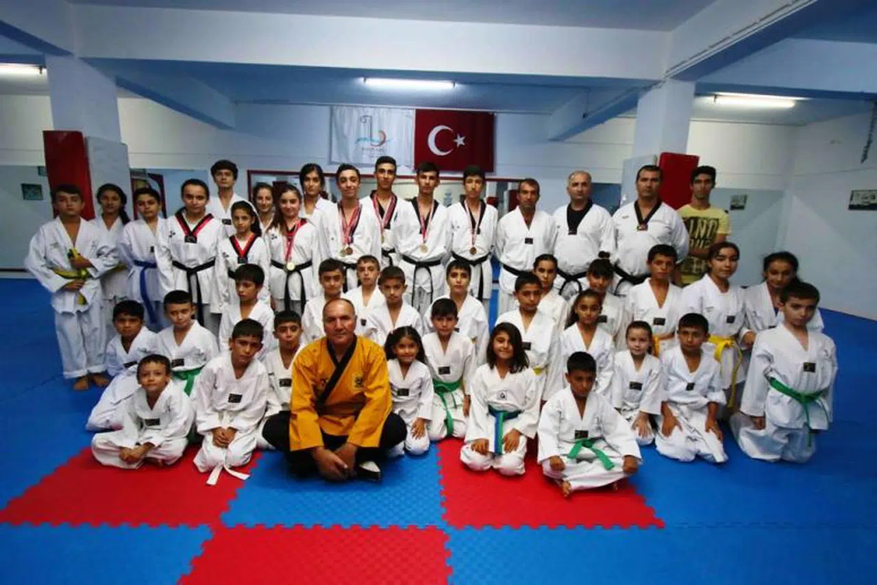 TAEKWONDO EKİBİ ŞAMPİYONLUKLARA DOYMUYOR