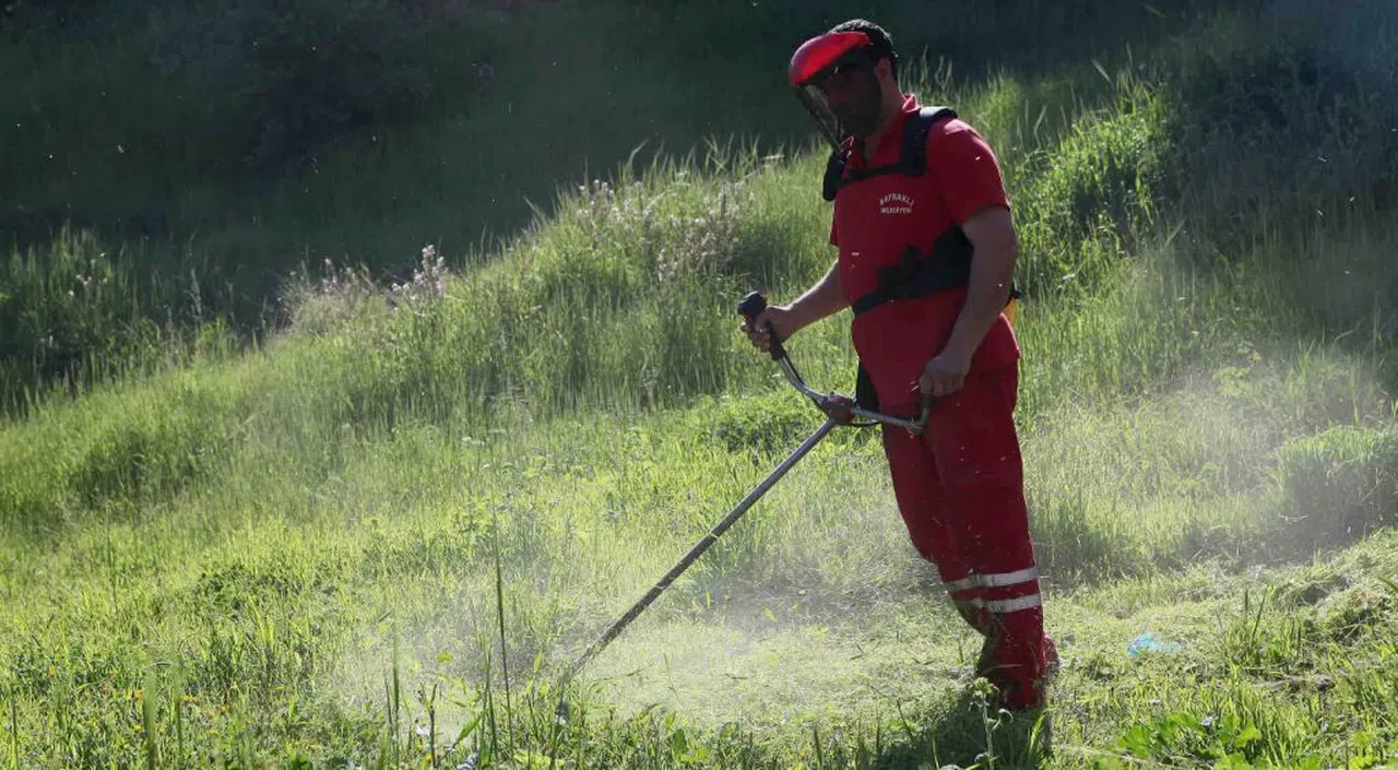 Bayraklı’da bahar temizliği başladı