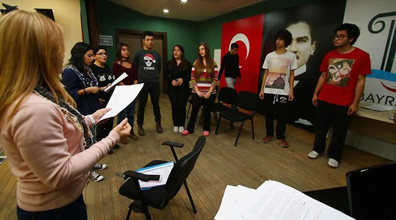 Bayraklı’da Kabare Heyecanı!