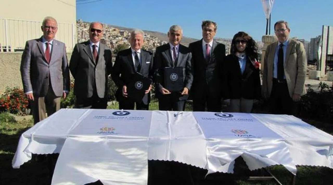 Bayraklı Kazıları için sponsorluk protokolü İmzalandı