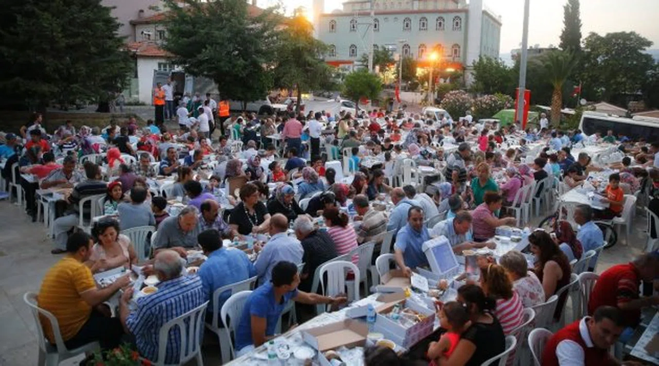 Bereket Sofraları Büyüyor