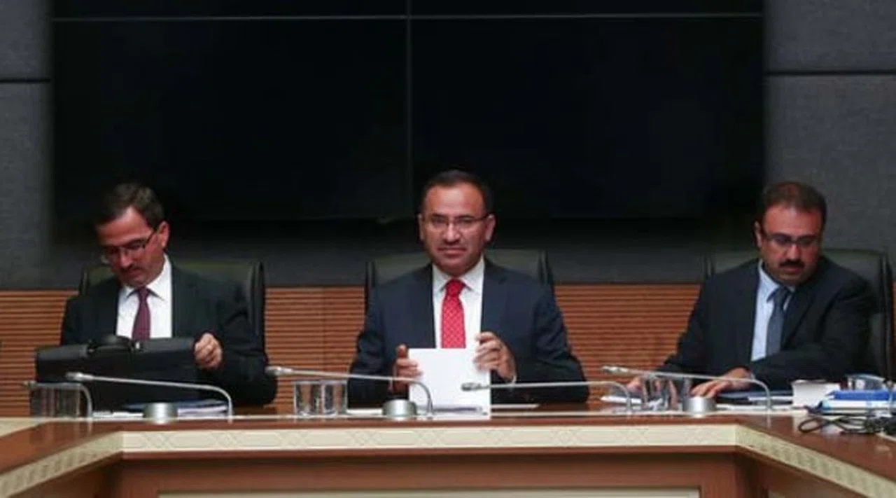 Bozdağ'dan AK Partililere: Yanlış Yapıyorsunuz!