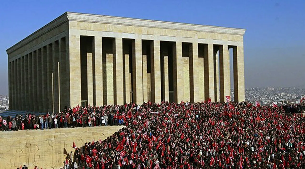 CHP'den 'Büyük Cumhuriyet Yürüyüşü'