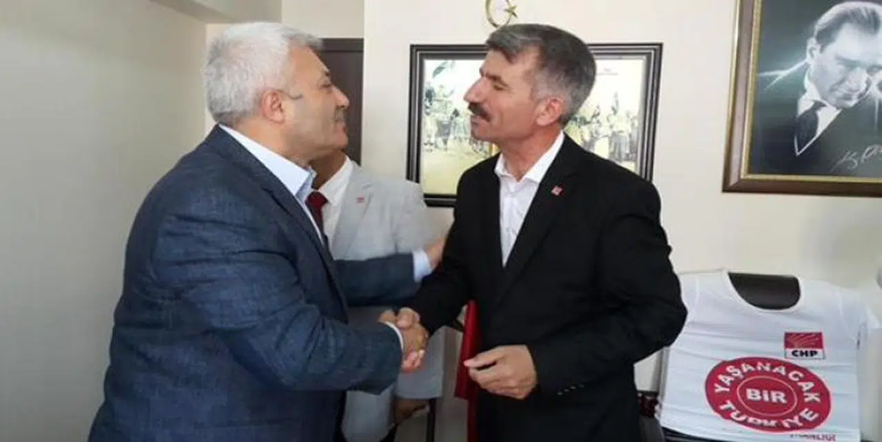 OBAMA'NIN MERMERCİSİ AK PARTİ'DEN CHP'YE GEÇTİ