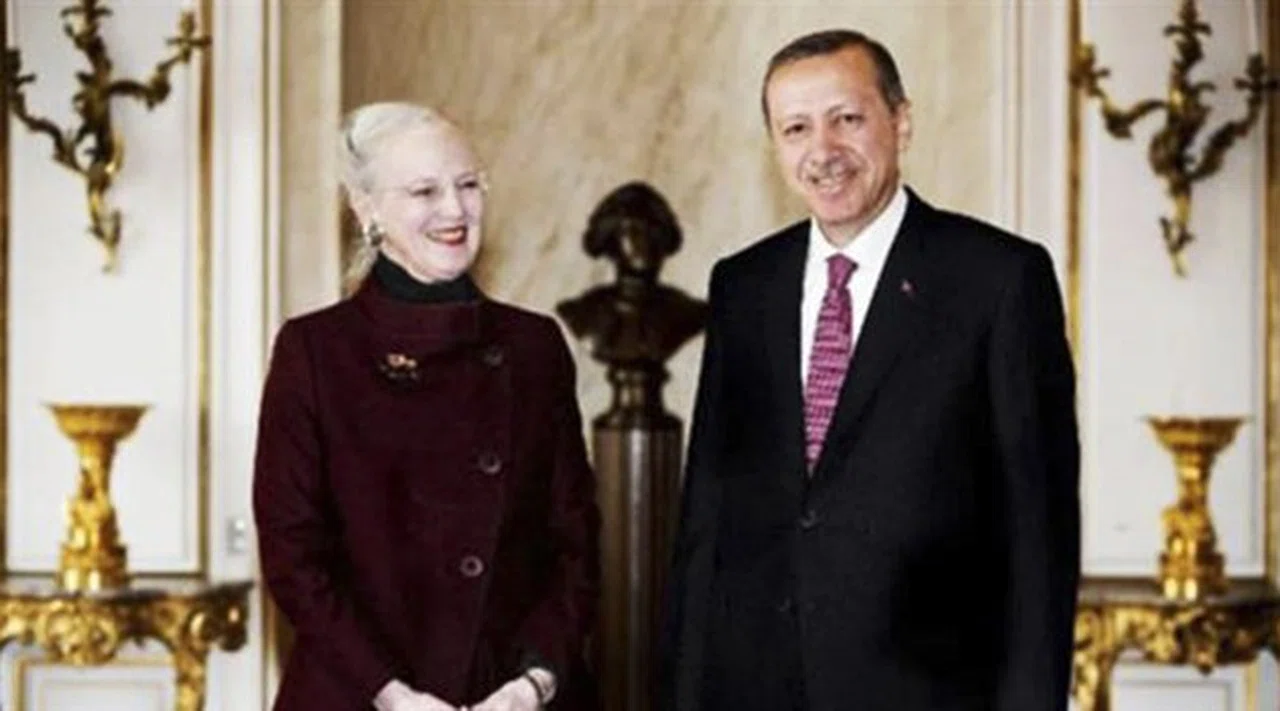 Danimarka Kraliçesi'nin Türkiye Ziyaretine Güvenlik Ertelemesi