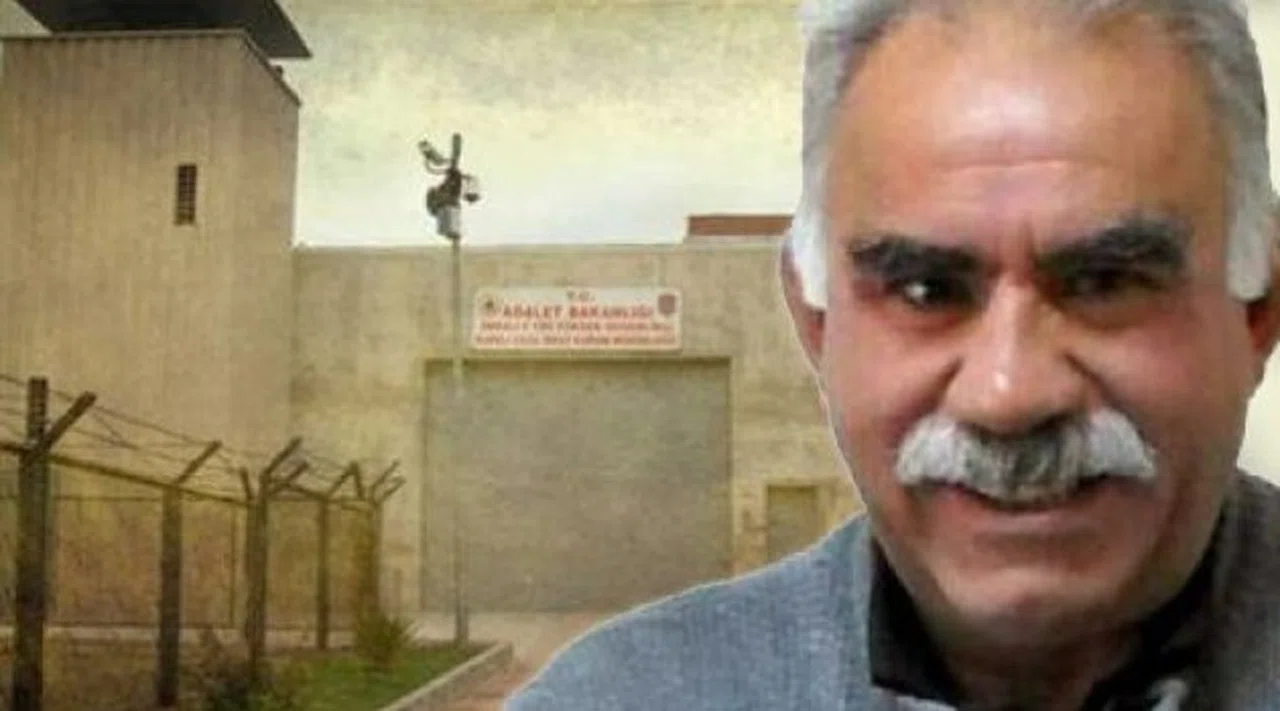 Darbe gecesi İmralı'yı basıp Öcalan'ı...