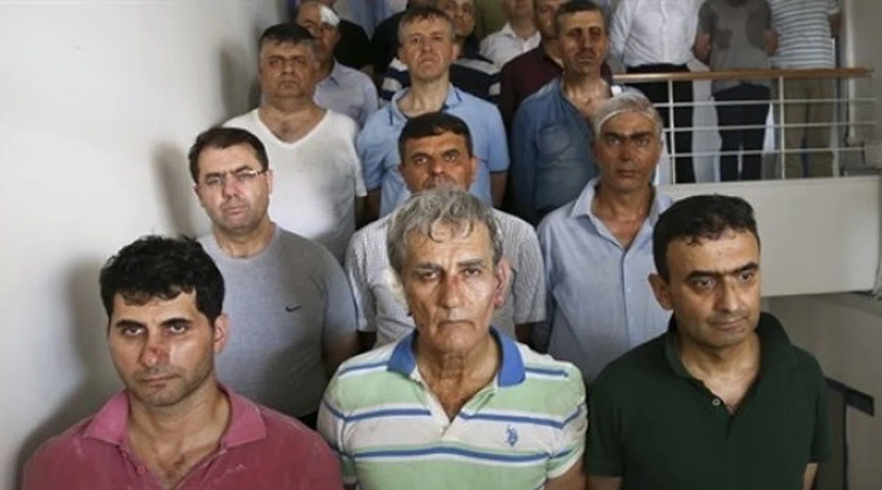 Darbe Komisyonu'nun CHP'li Üyeleri Adalet Bakanlığı'na Tutuklu Subaylara Ziyaret İçin Başvurdu