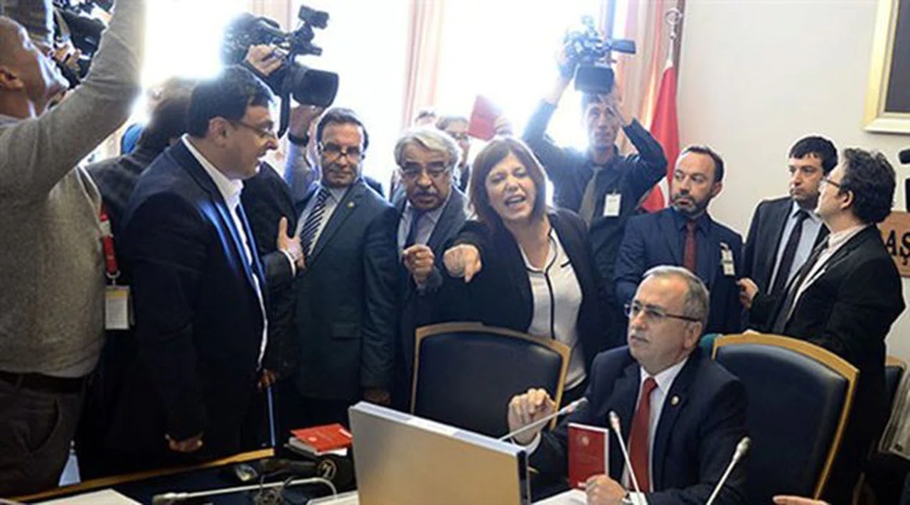 Darbe Komisyonu'nun HDP'li Üyeleri Salonu Terk Etti