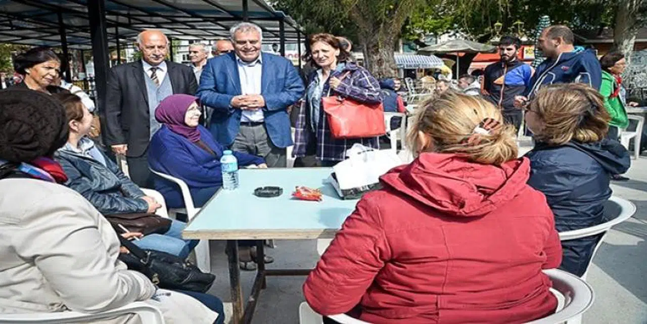 HDP’DEN DİKİLİ ÇIKARTMASI