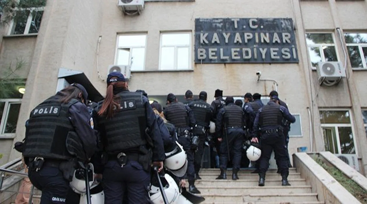 Diyarbakır’da 2 Belediyeye Kayyım Atandı