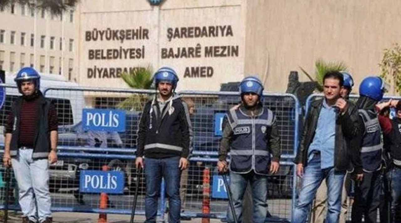 Diyarbakır'da Kayyım'dan Kadro Tırpanı