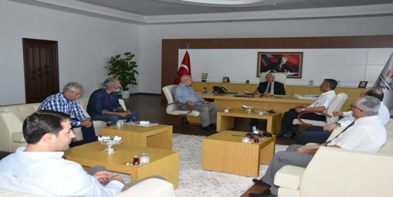 EGE-ZAV YÖNETİMİ BAŞKAN SELVİTOPU'NU ZİYARET ETTİ