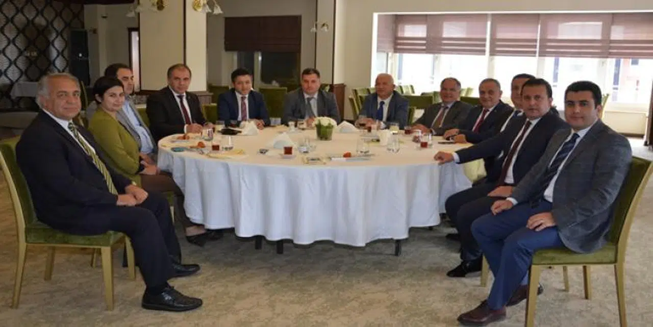 DELİCAN’DAN HİZMET VURGUSU