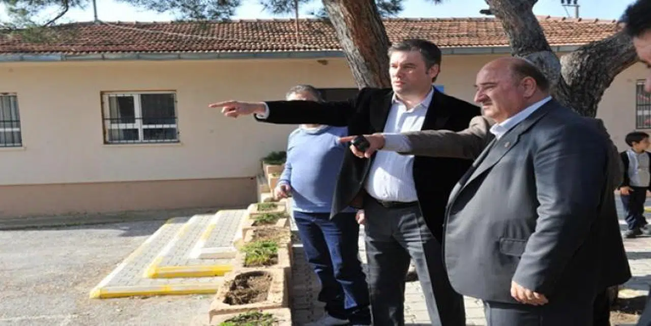 ‘SİZ TATİLE BİZ TADİLATA’