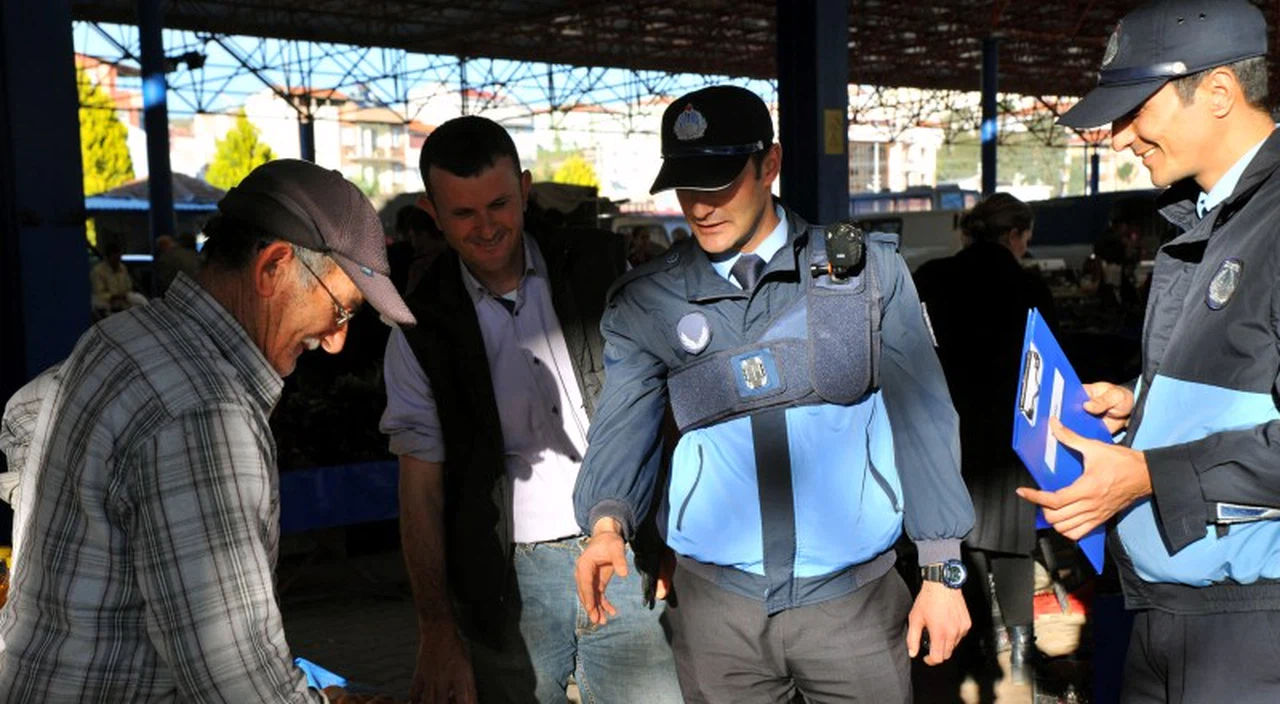 SEFERİHİSAR’DA ''YAKA KAMERALI ZABITA'' DÖNEMİ
