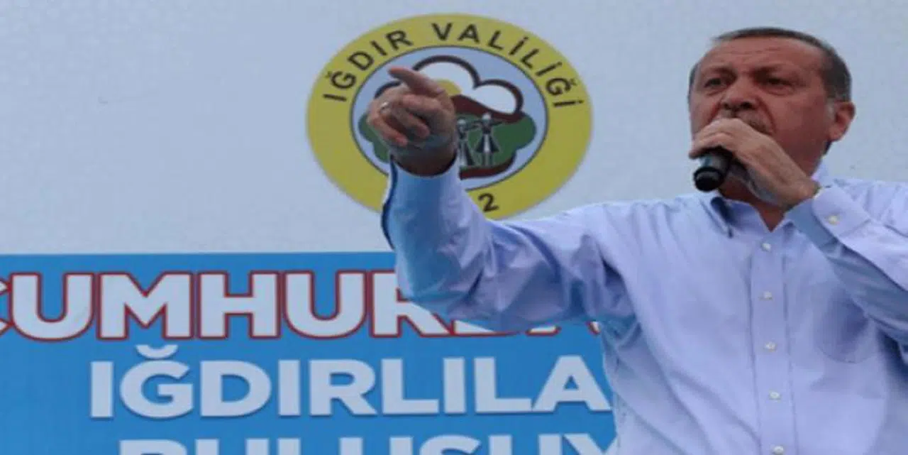 ERDOĞAN'A DIRTINI DÖNEN IĞDIRLI KADINLARA SİNİRLENDİ: YA SİZDE HAYSİYET OLSA....