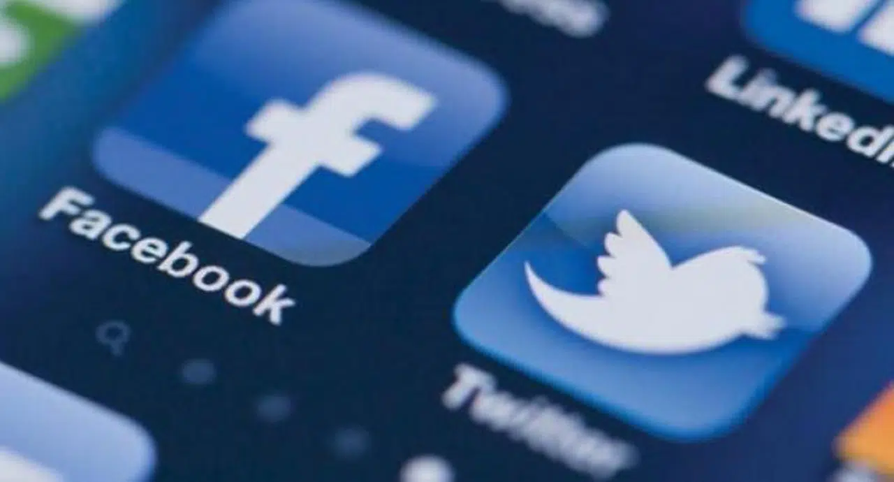 FACEBOOK VE TWİTTER'A ERİŞİM SIKINTISI YAŞANIYOR!