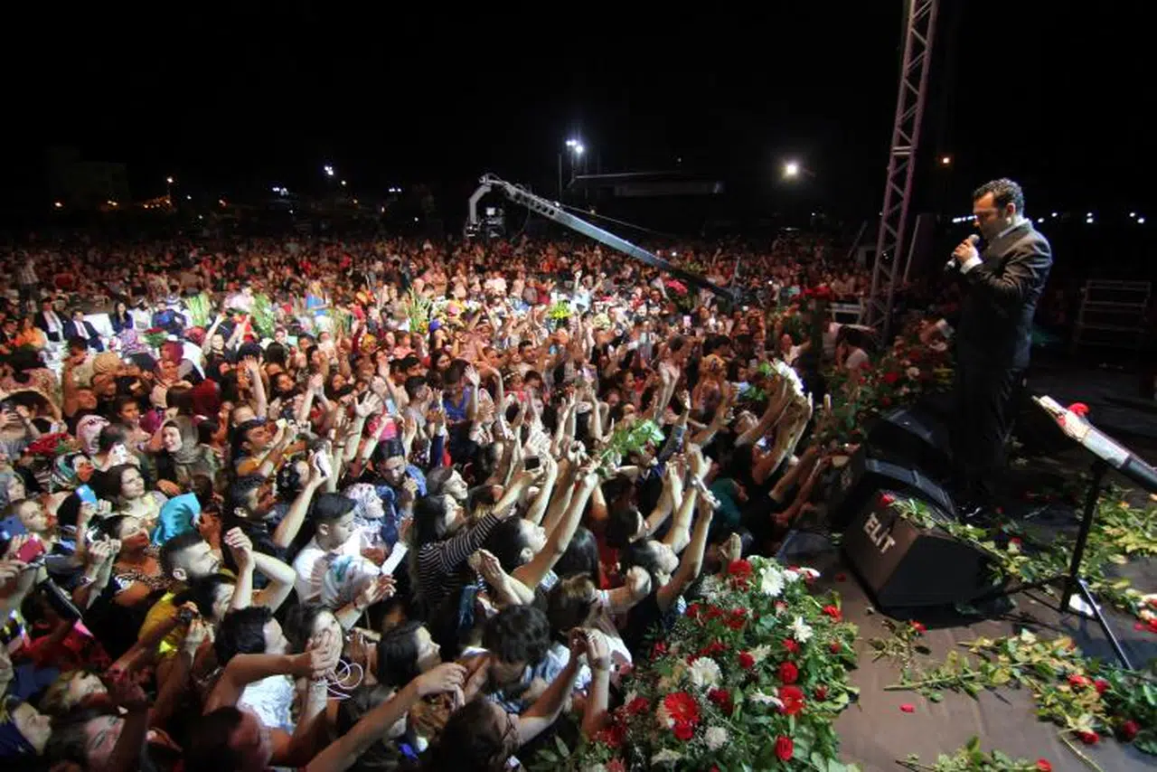 MENDERES ÇİÇEK FESTİVALİ COŞKUYLA BAŞLADI