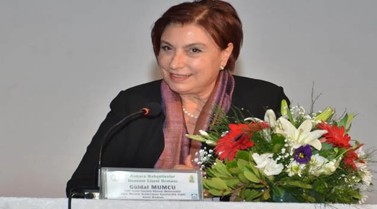 Güldal Mumcu Foça'da Uğur Anlattı