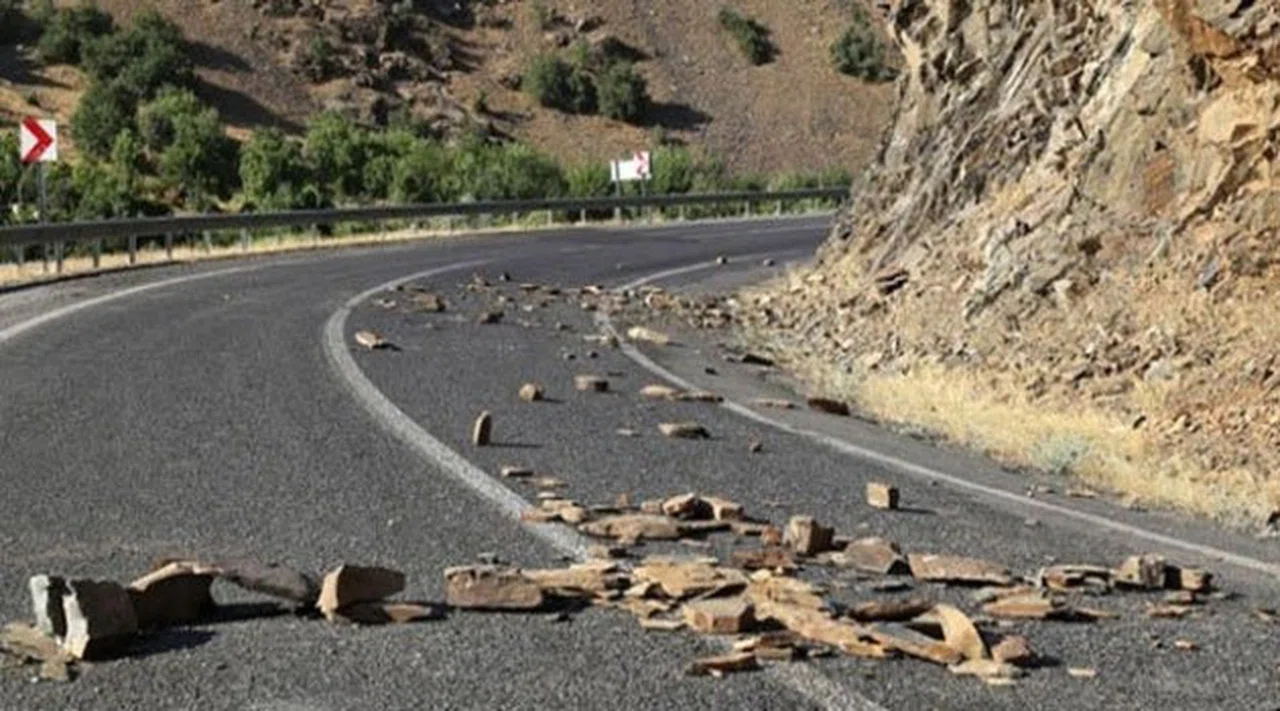 Hakkari'de 2'si Uzman Çavuş 4 Kişi Yakalandı