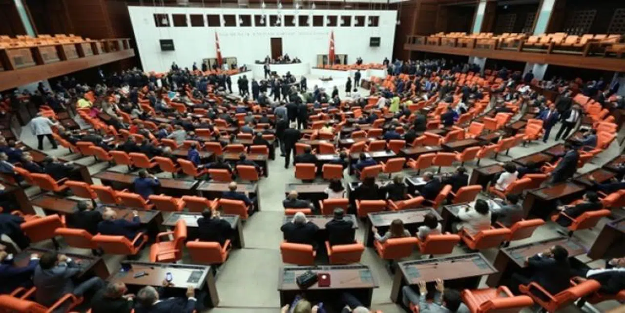 İLK İKİ TURDA KAZANAN YOK
