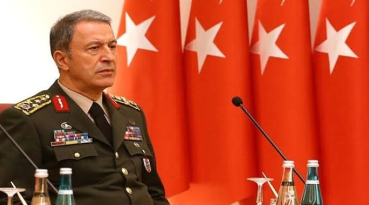 Hulusi Akar'dan Gül ve Davutoğlu Önerisi