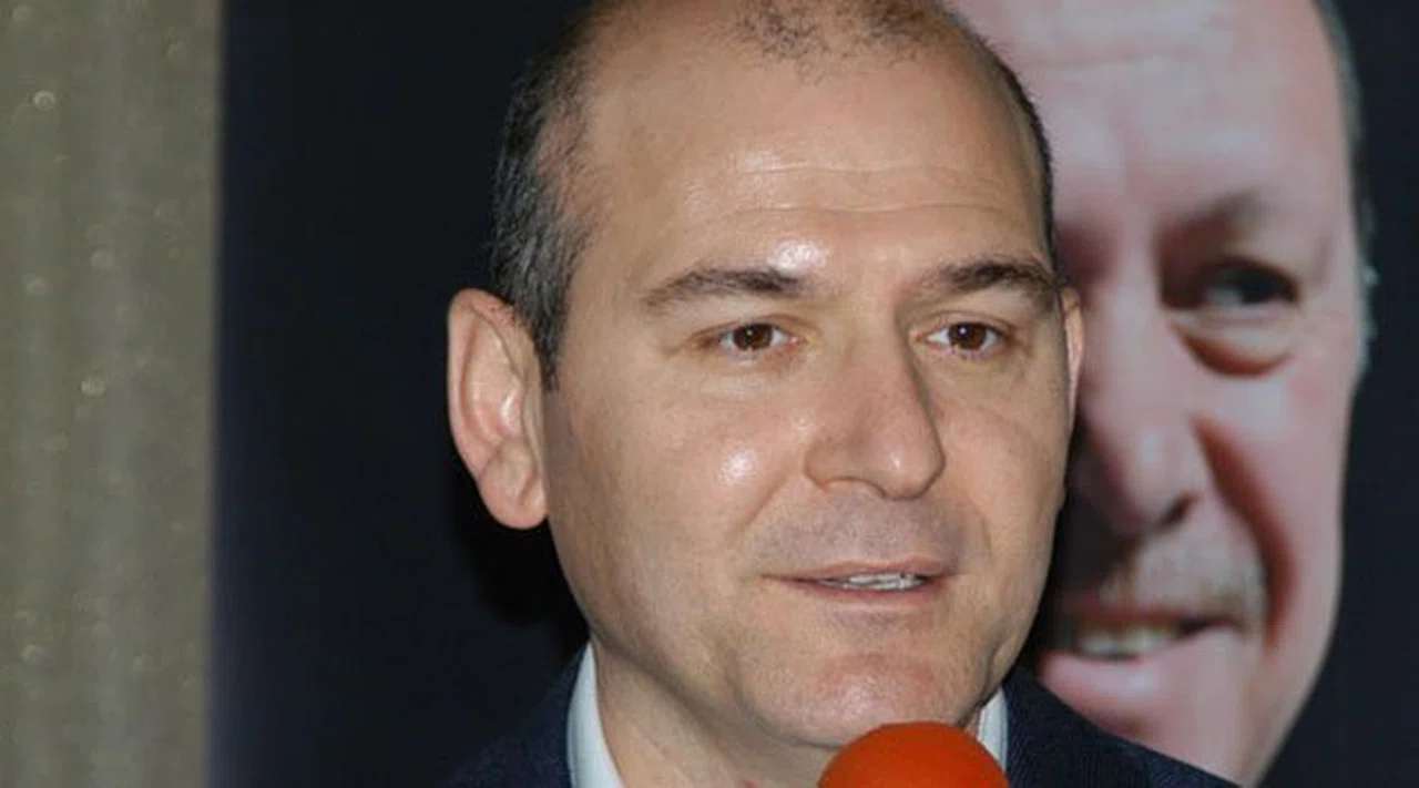 İçişleri Bakanı’ndan Açık Çek: Her Parti Yetkilisine Silah Ruhsatı