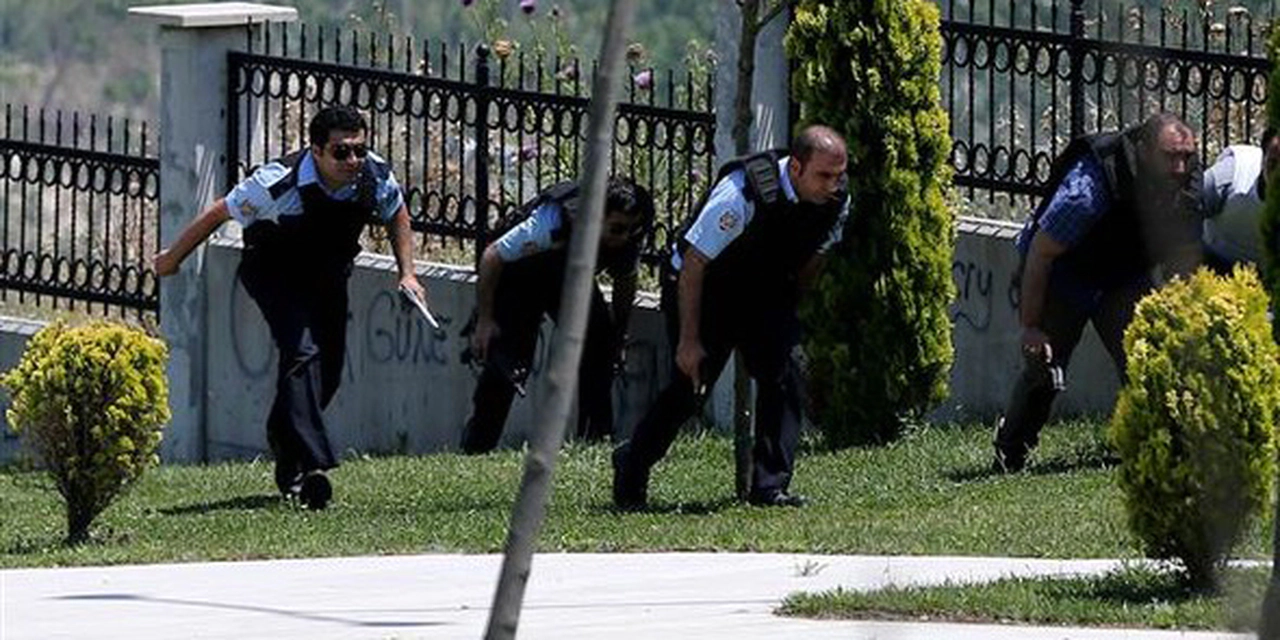 İstanbul'da Silahlı Çatışma: 1 Şehit!