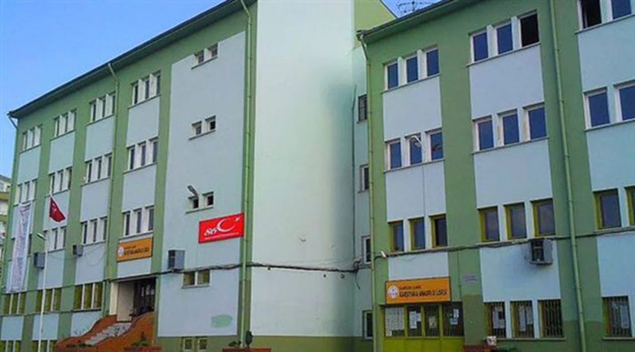 İzmir’in En Önemli Okullarından Birinin Adı Değiştiriliyor