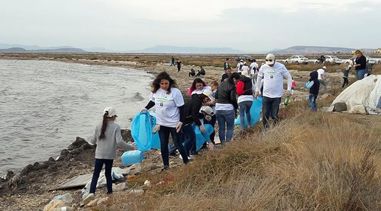 İzmir Kuş Cennetinde Kıyı Temizliği Eğitimi