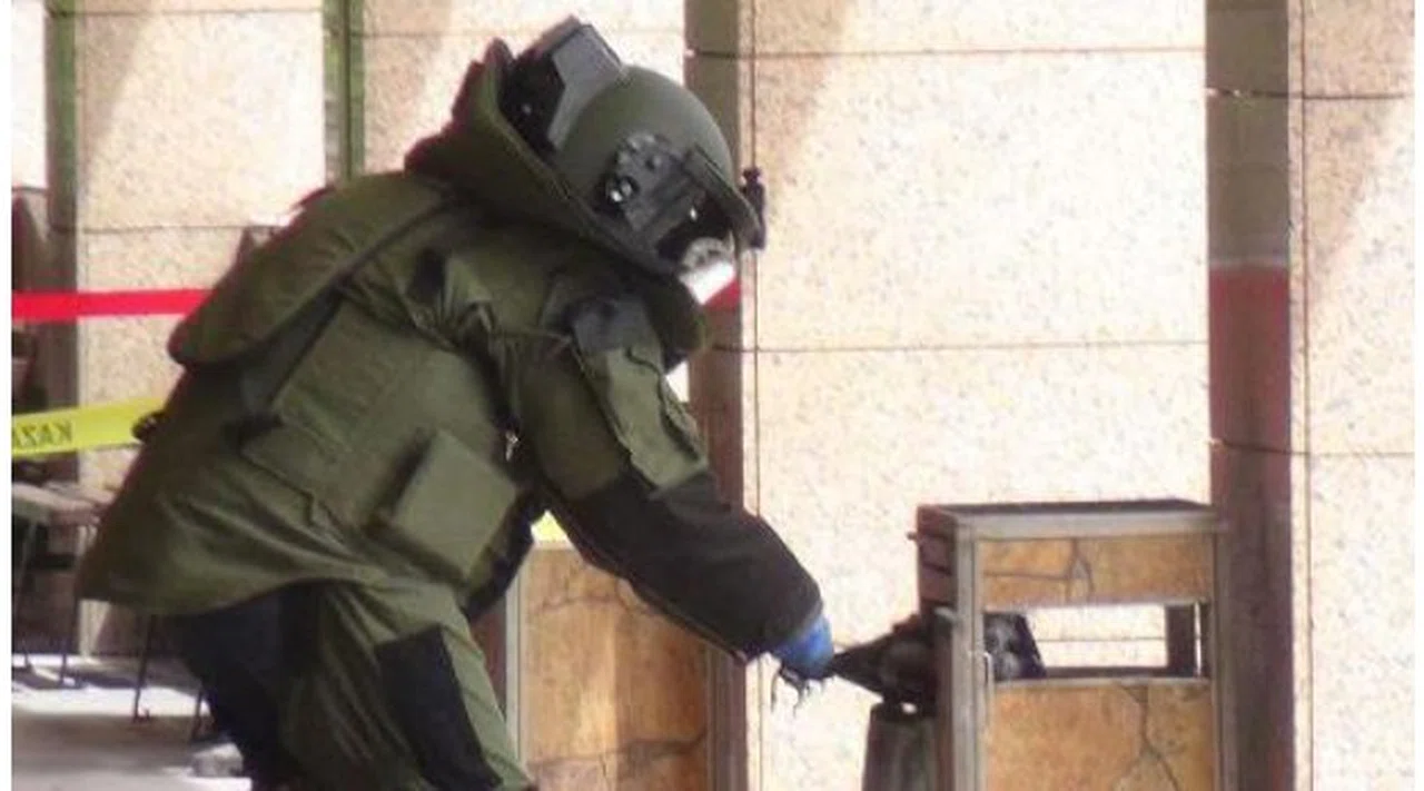 İzmir'de bomba paniği