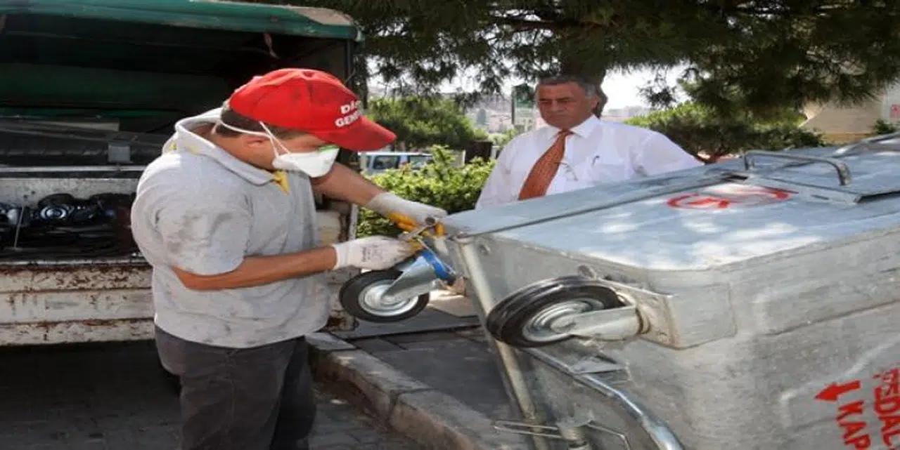 ÇÖP KONTEYNIRLARINA YERİNDE TAMİR