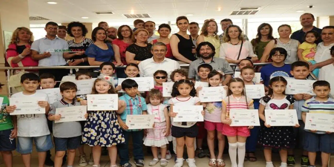 MINIK KARIKATÜRISTLERIN SERGI HEYECANI