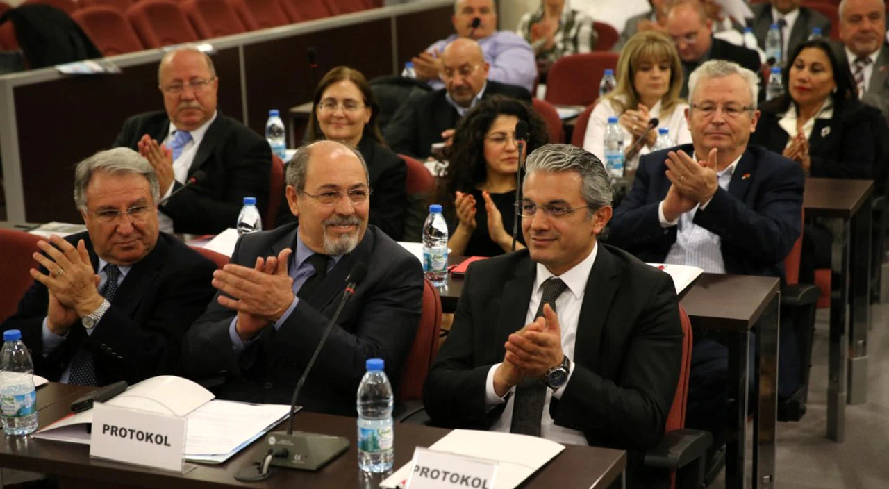 AKPINAR'A ''YILIN BAŞKANI'' ONURU