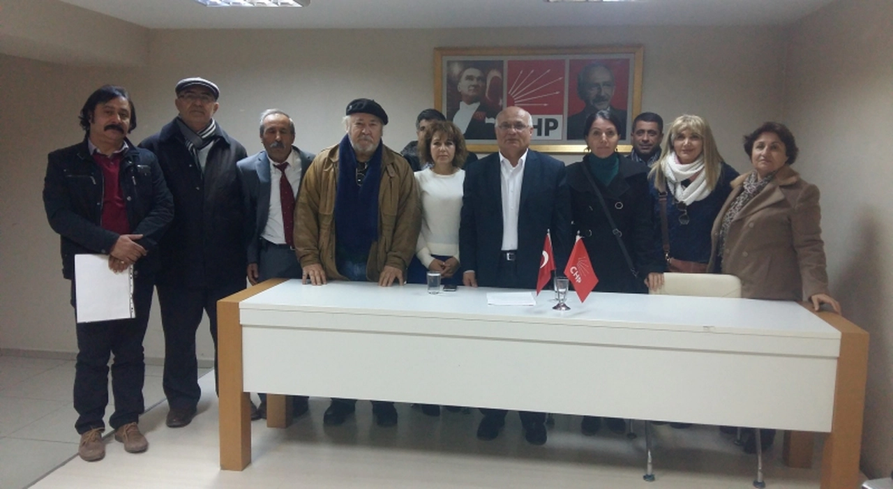 CHP İZMİR'DE İL BAŞKANLIĞI İÇİN ALİ KOÇ DA YARIŞACAK