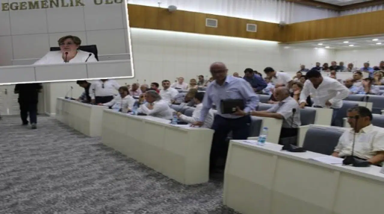 KONAK CHP'DE ÇATLAK: MECLİS'TE 'ÇOMAK' TARTIŞMASI!