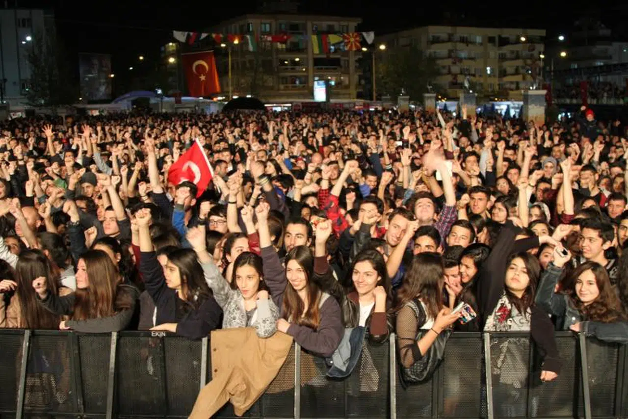 GAZİEMİR MANGA’YLA COŞTU