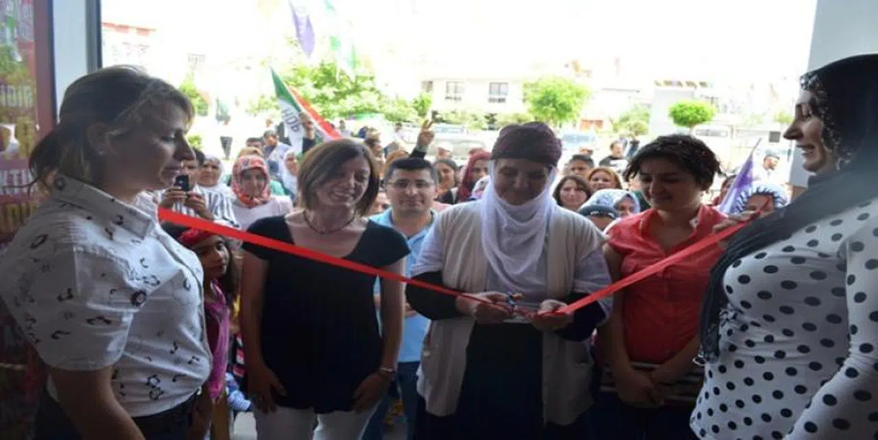 MENDERES ve KONAK ÇOBANÇEŞME’DE BÜRO AÇILIŞI“