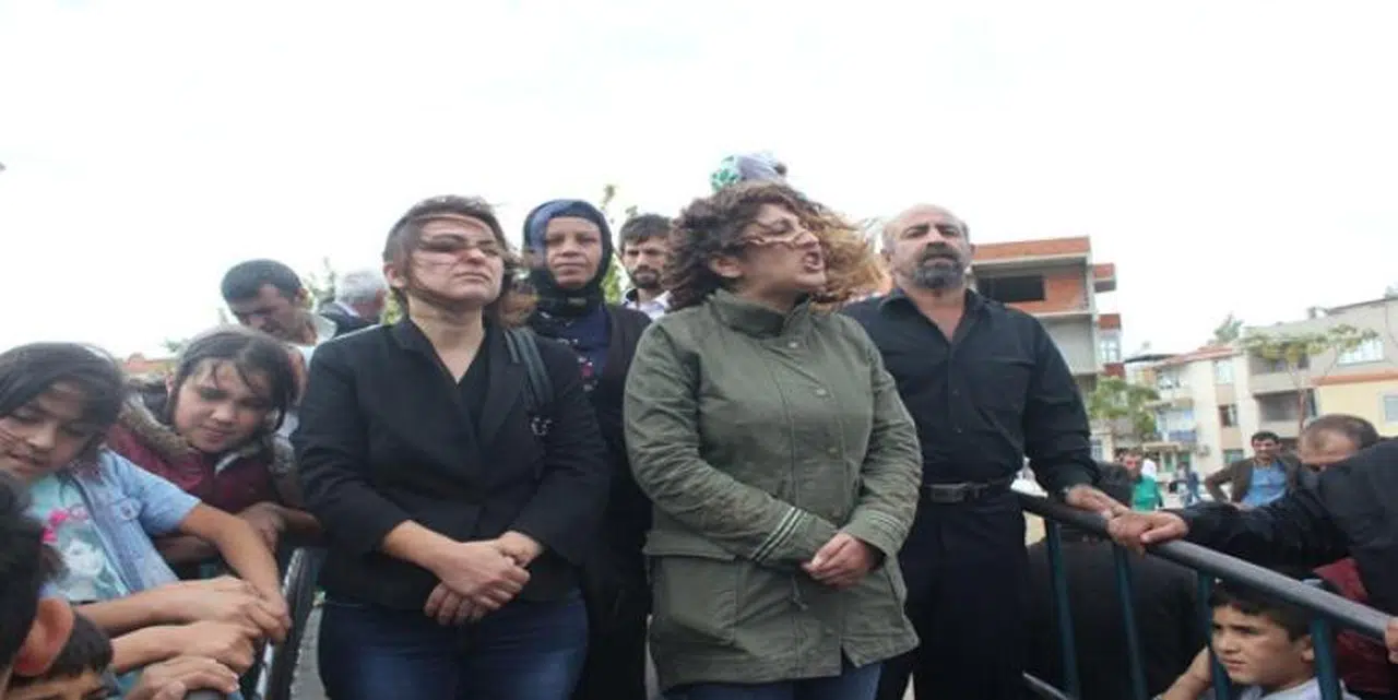 ANKARA KATLİAMI MENEMEN'DE PROTESTO EDİLDİ