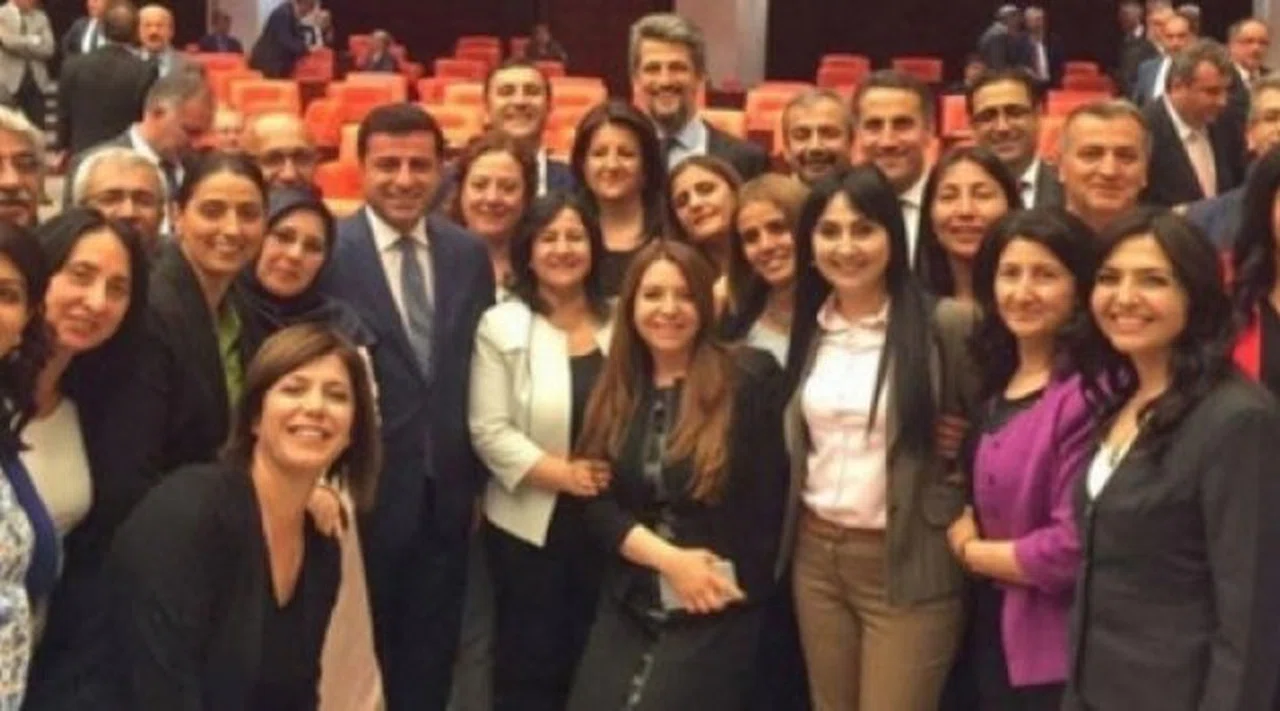 Milletvekillerine gönderilen ifadeye çağrı kâğıdına ayar!