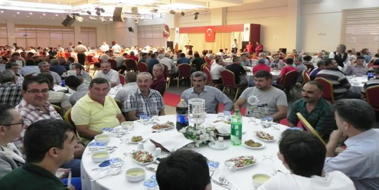 ÖDEMİŞ BELEDİYESİ PERSONELi İFTAR YEMEĞİNDE BULUŞTU