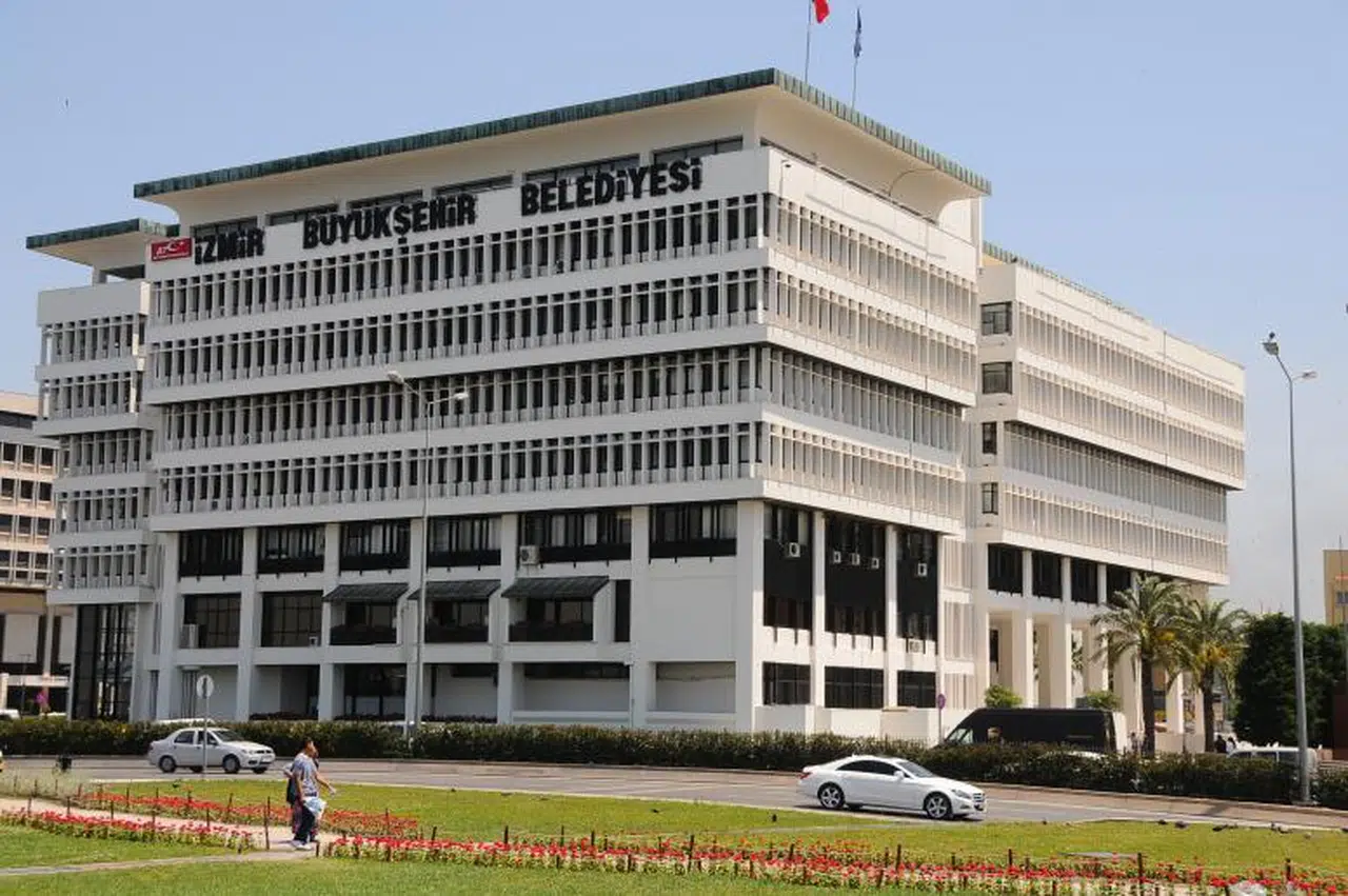 İZMİR BÜYÜKŞEHİR BELEDİYESİ’NDEN  EĞİTİME “12.9 MİLYON LİRALIK” DESTEK DAHA