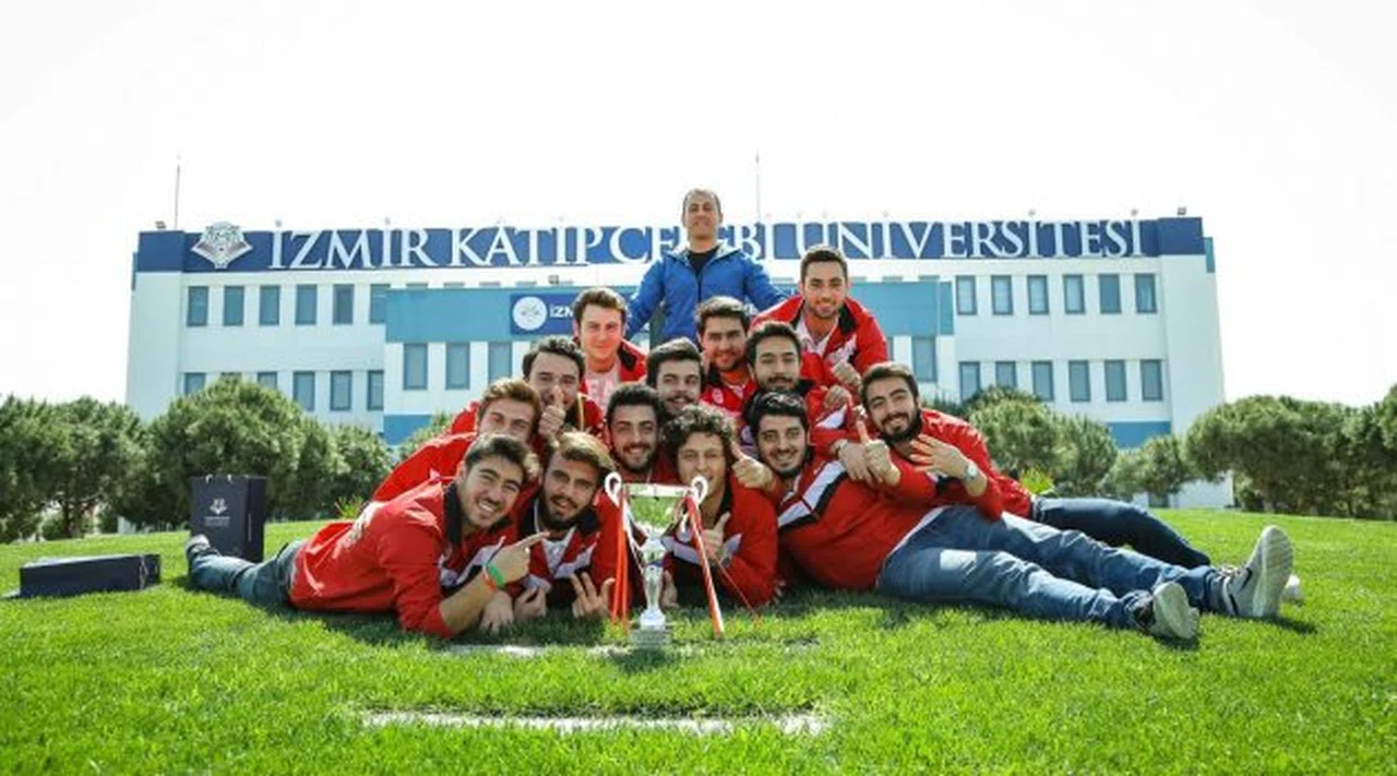 ŞAMPİYON İKÇÜ!